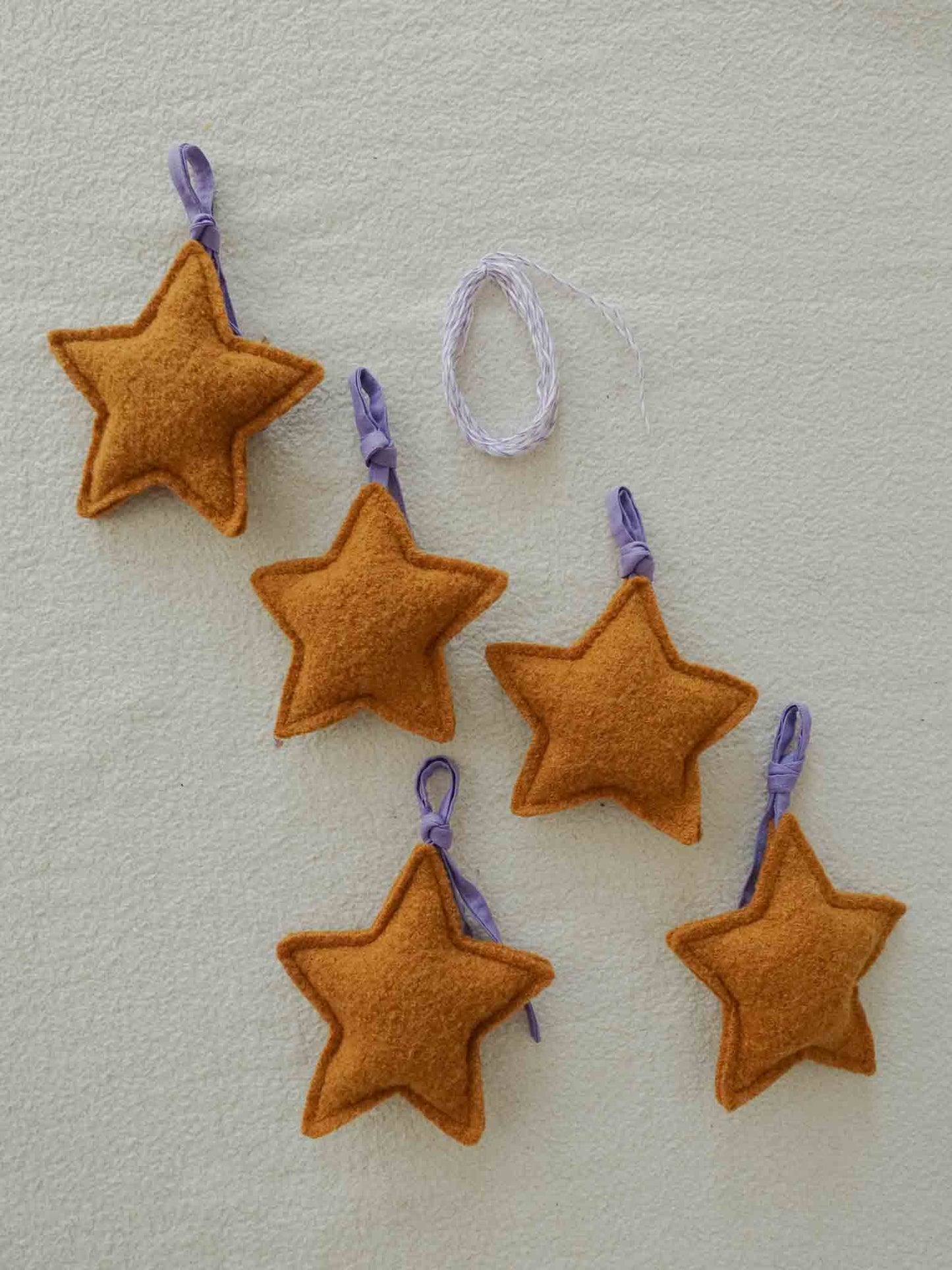 Sterne Set aus fünf für Sternengirlande im Kinderzimmer