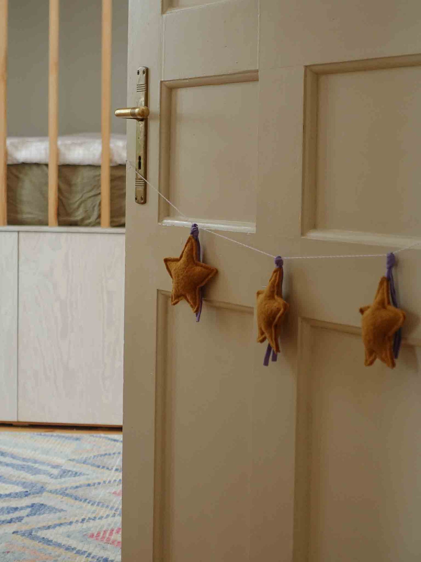 Kleines Sternkissen aus Wollwalk – dekoratives Wohnaccessoire für Babyzimmer, Kinderzimmer & Zuhause
