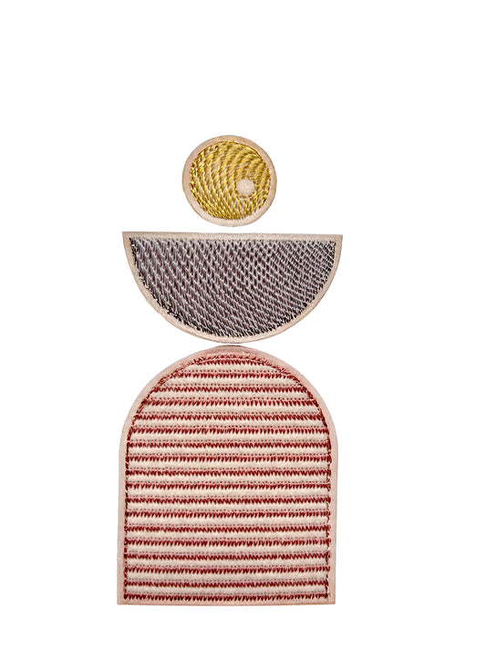 Kreativer Bügelpatch aus geometrischen Elementen in Form einer Frau mit Rock für Kinderkleidung und Accessoires