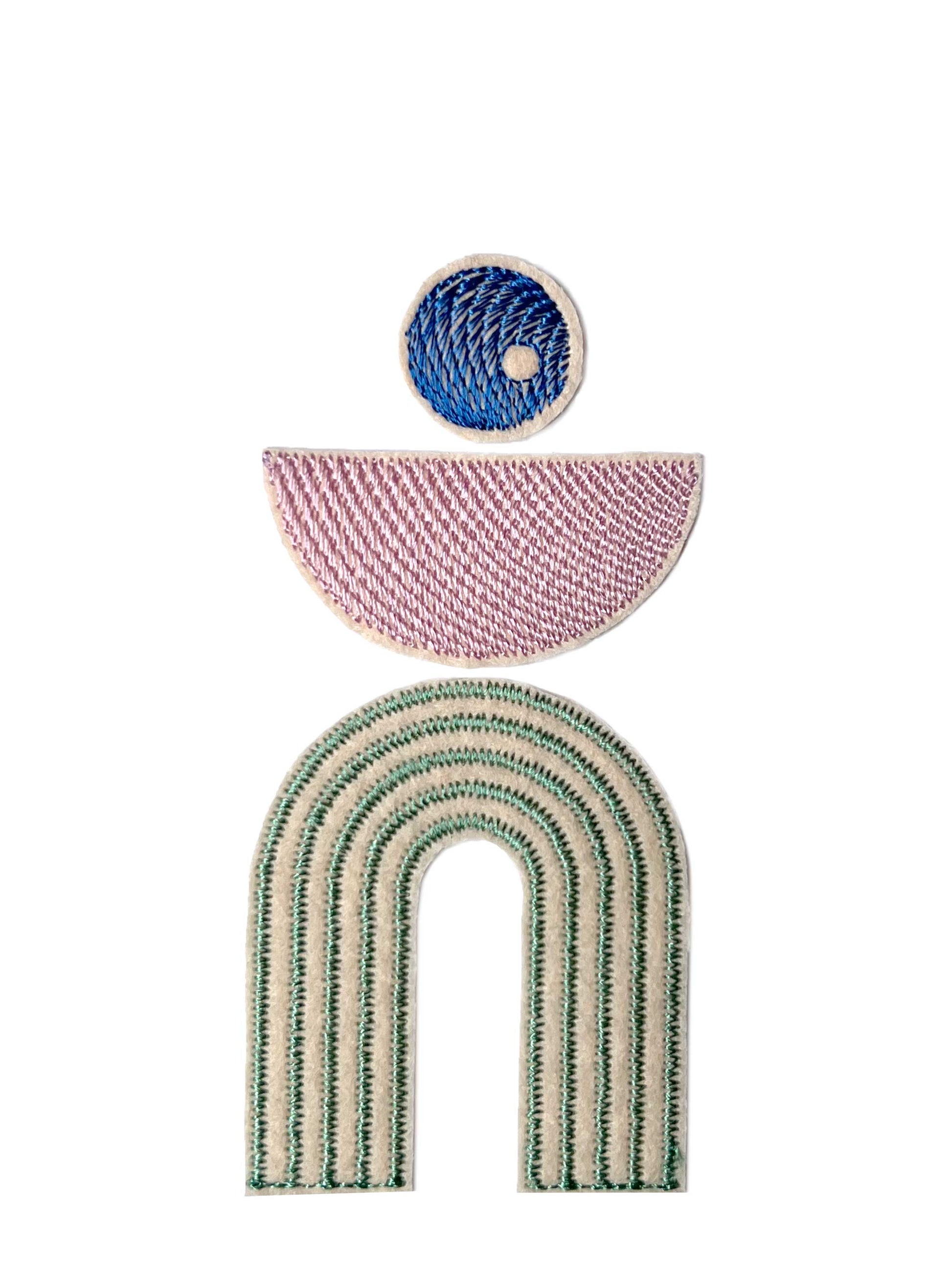 Kombinierbarer Bügelpatch in Form einer geometrischen Frau mit Hose für kreative Kleidungsgestaltung