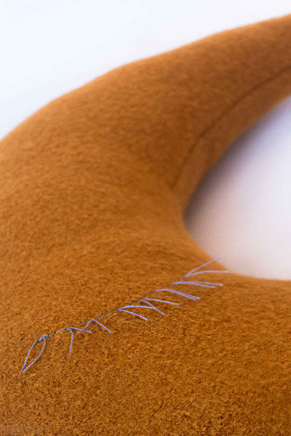 mondkissen-gross-gelb-wimpern